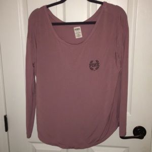 vs/pink long sleeved shirt